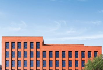 The daily journey of the employees affects the sustainability of a building