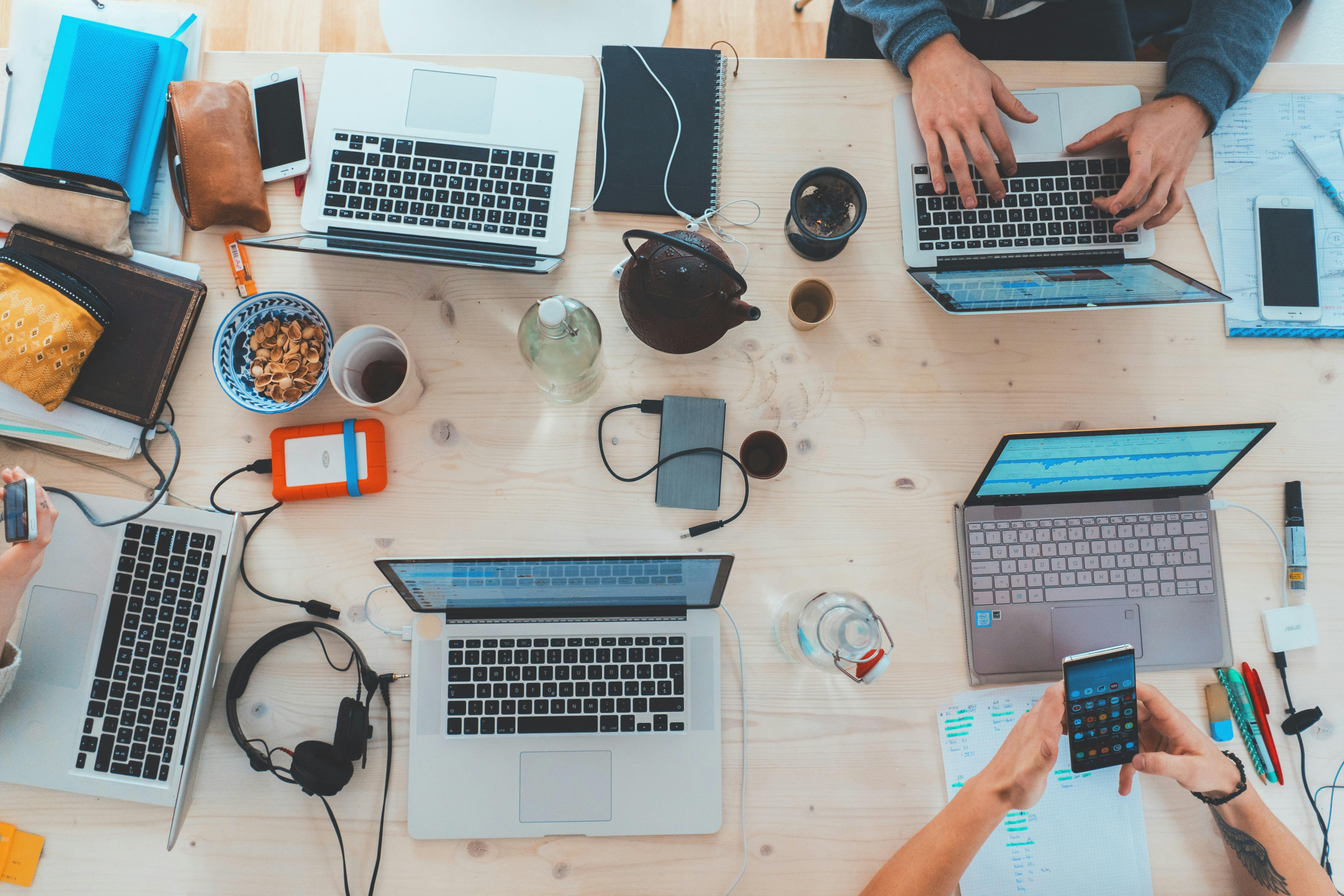 « Decluttering » : de quoi s'agit-il et comment l'appliquer à votre espace de travail