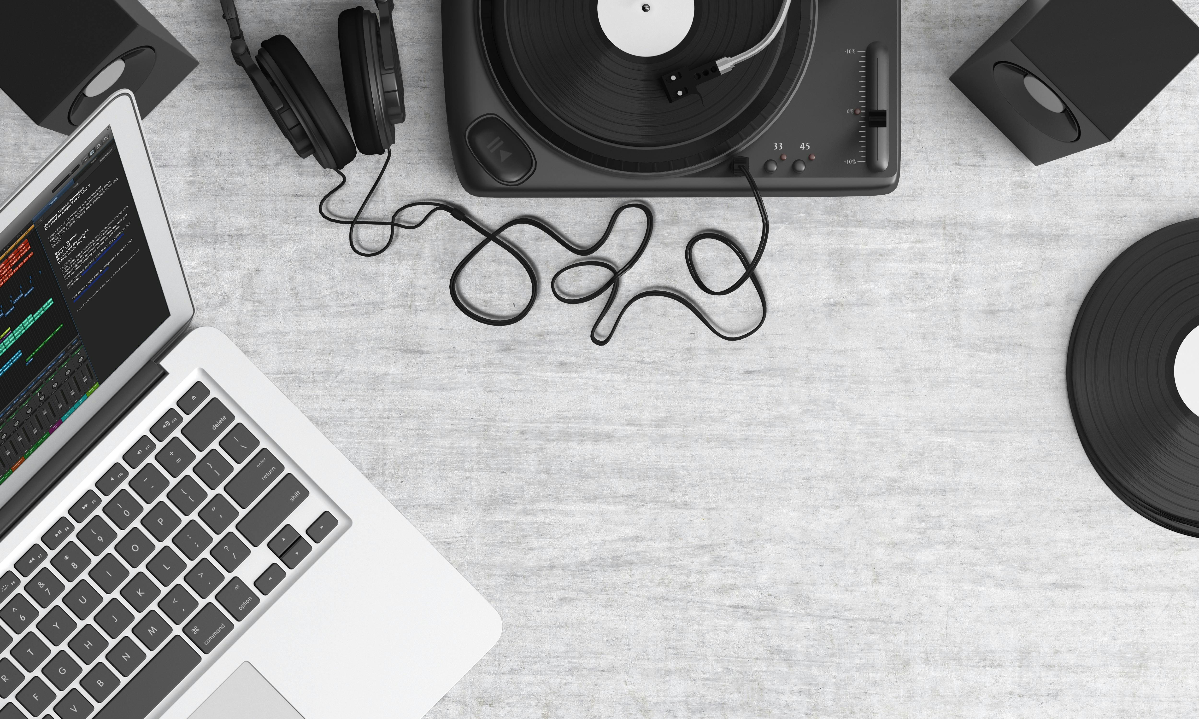 Musique dans l'espace de travail: avantages et obstacles